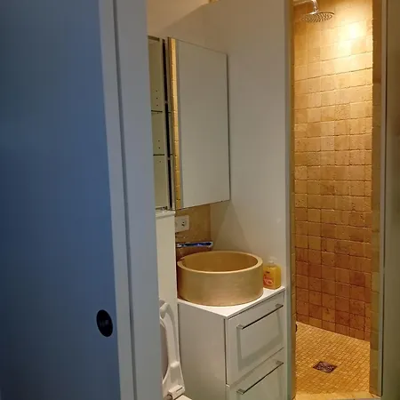 Centre 15e Near Montparnasse Apartment