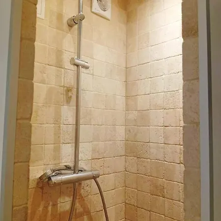 Centre 15e Near Montparnasse *