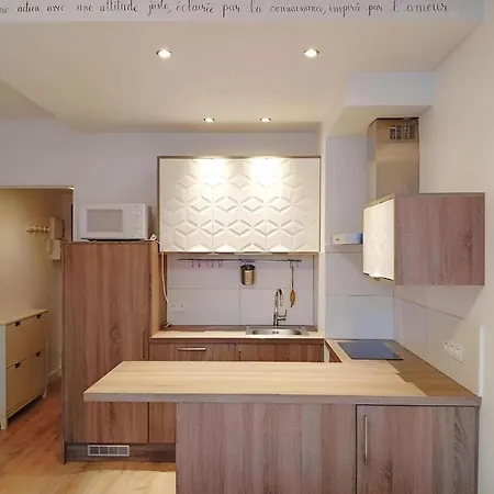 Centre 15e Near Montparnasse