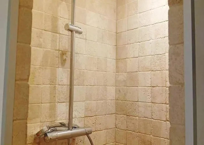 Centre 15e Near Montparnasse *